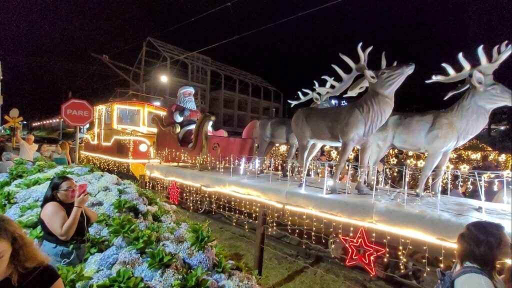 Screenshot_20241209_135303_Photos-edited-1024x576 Estação de Natal estreia em Campos do Jordão