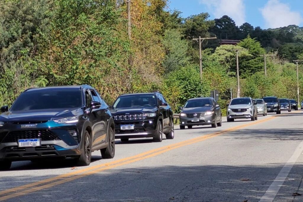 Floriano-com-carros-1024x682 Projeto vai transformar a SP 123 em rodovia inteligente